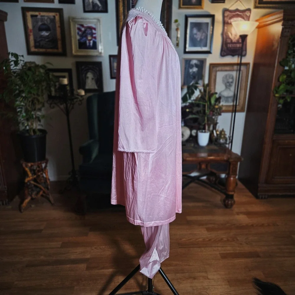 Vintage 70s Vassarette Pink Nylon Pajama Set Sleepwear Robe‎ Pants Medium